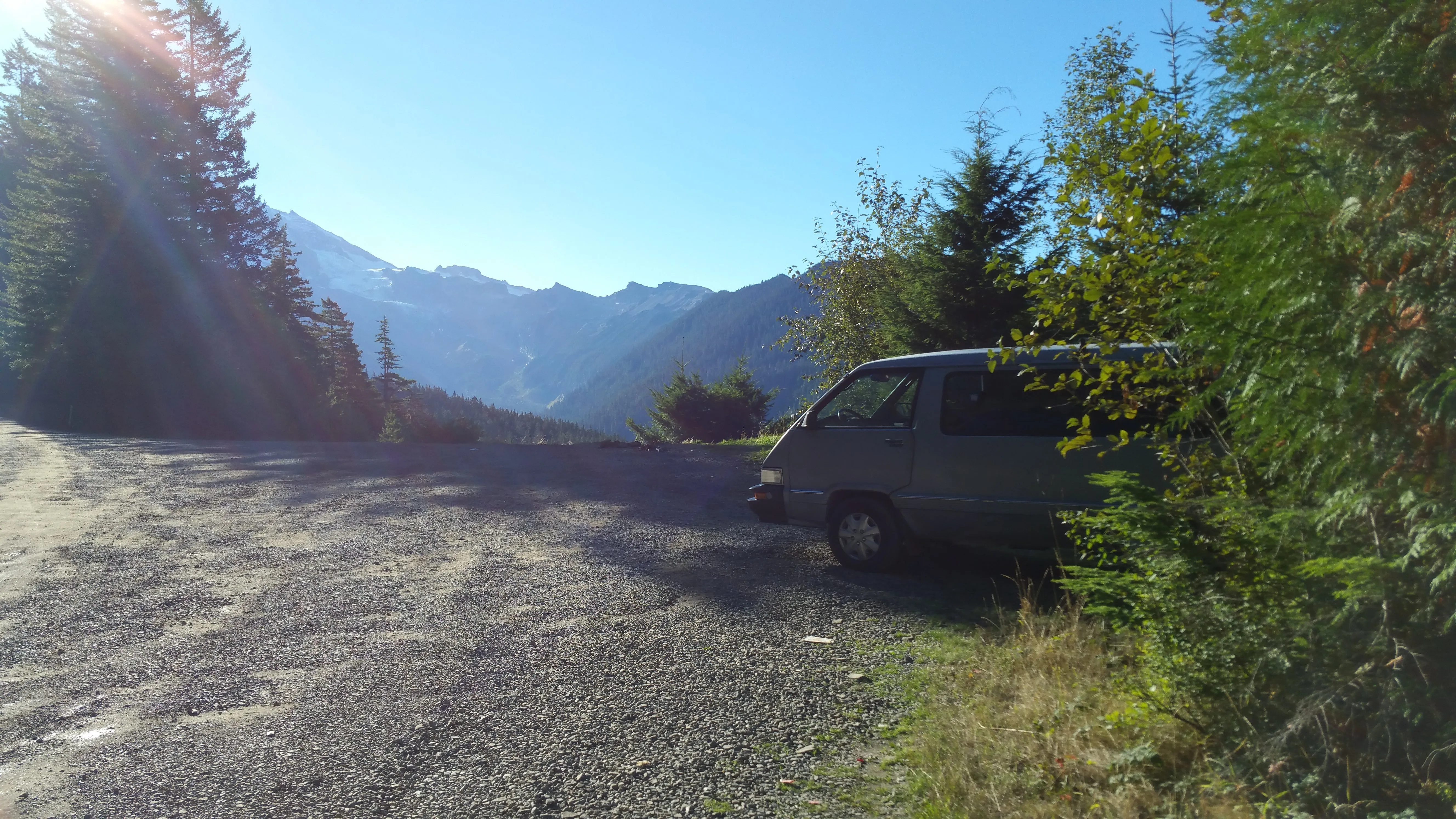 1989 Toyota Van Wagon - Vintage Camper Space Cruiser - 2WD Cassette Thule