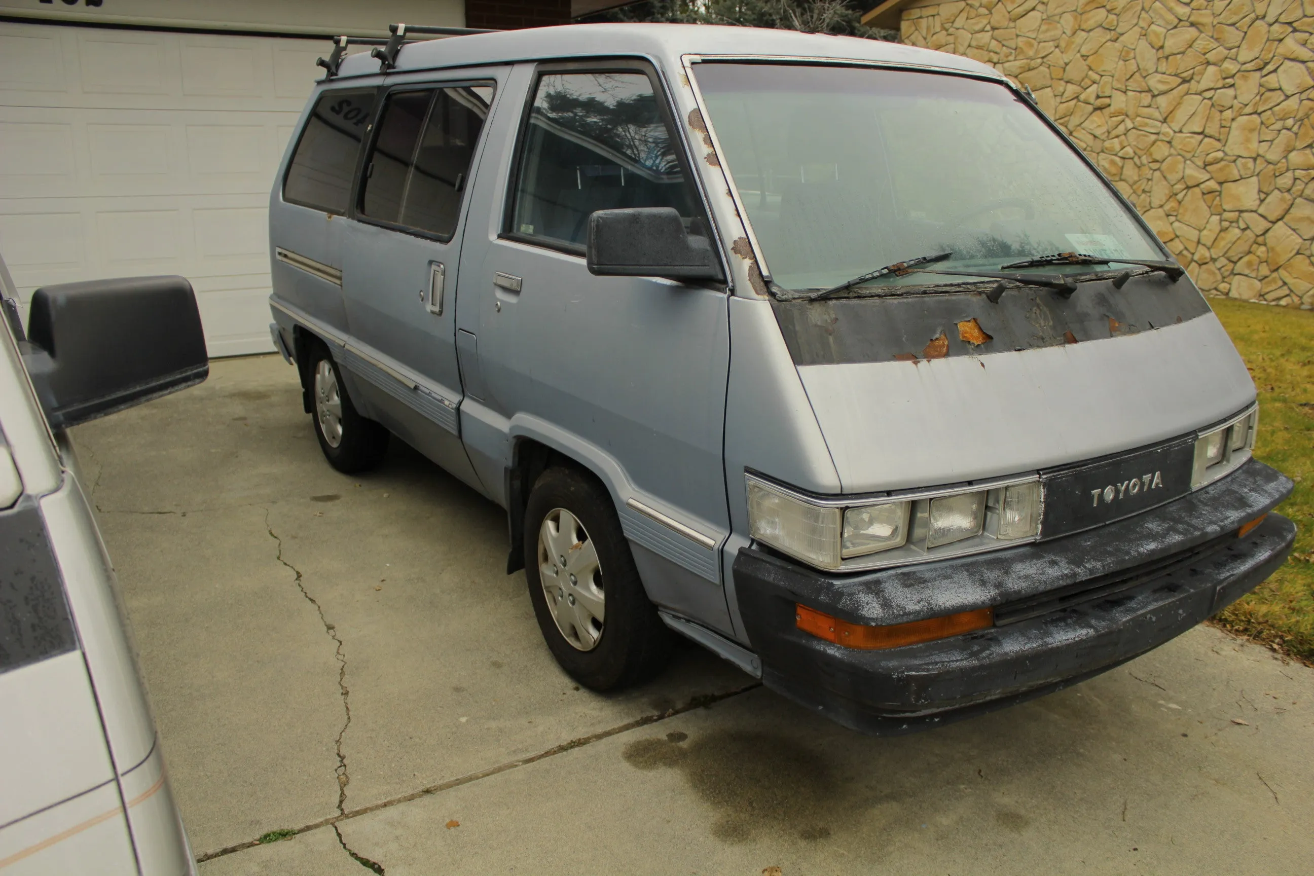 1989 Toyota Van Wagon - Vintage Camper Space Cruiser - Original Dual Sunroofs