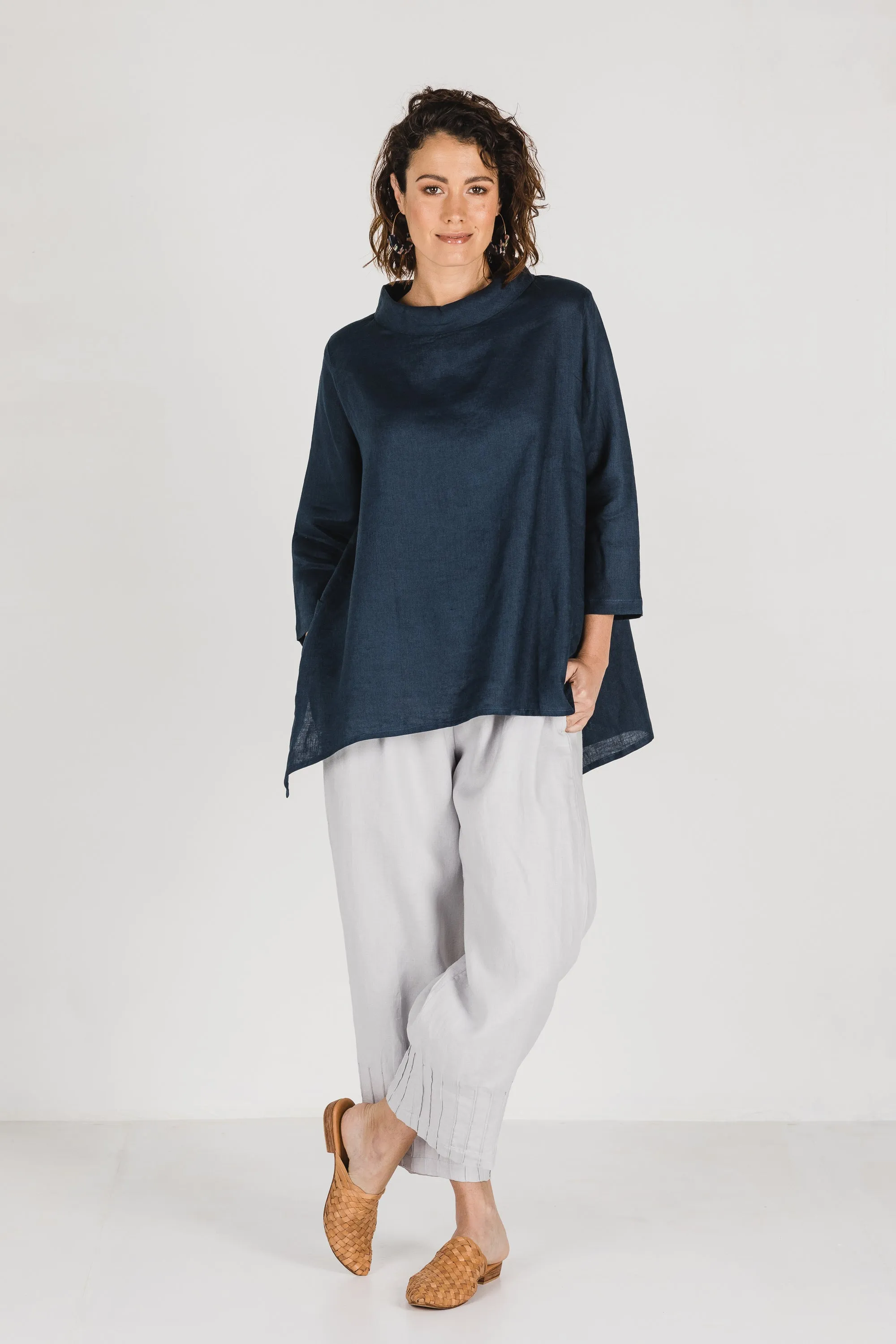 Caro Linen Top Navy