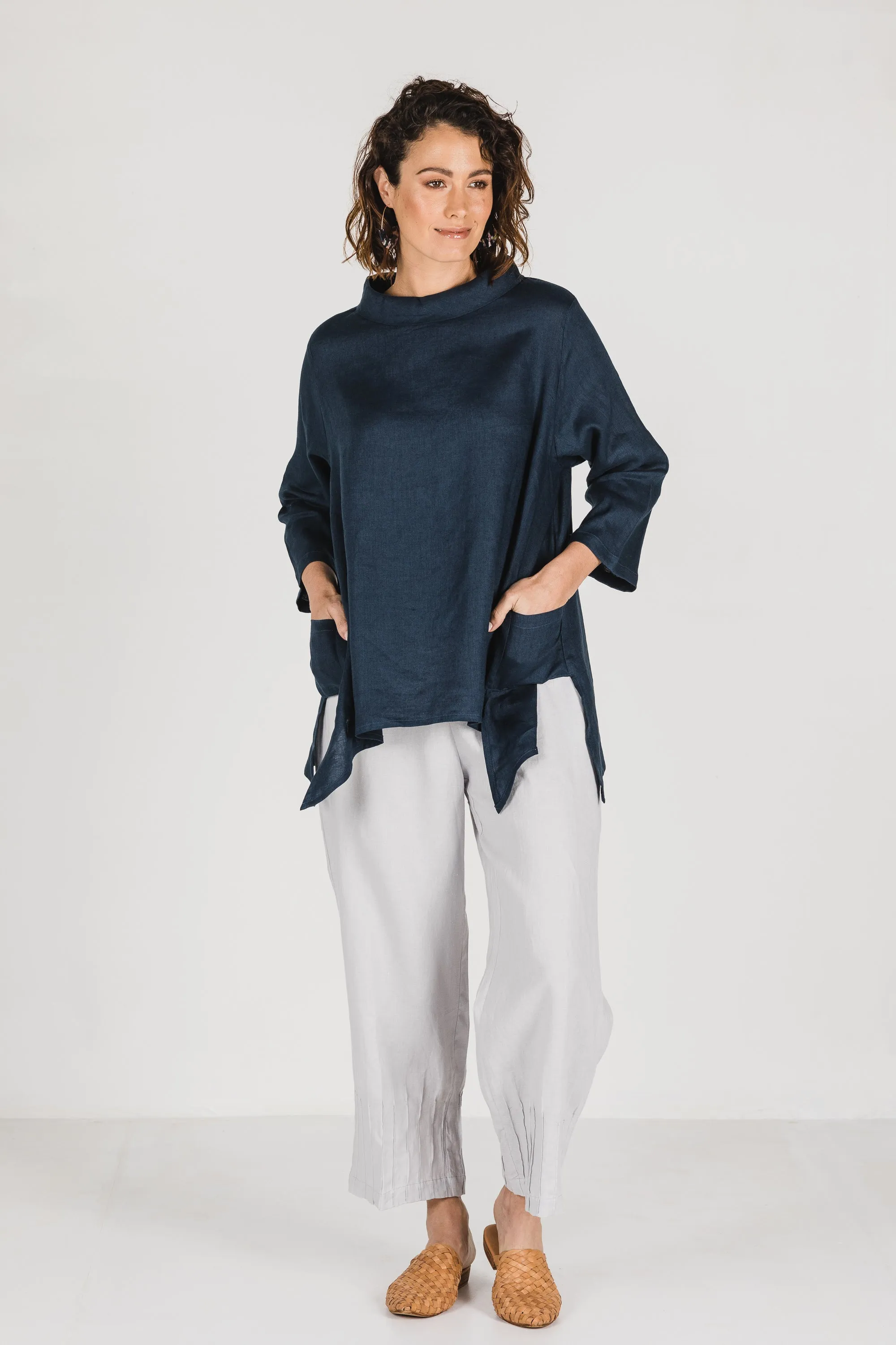 Caro Linen Top Navy