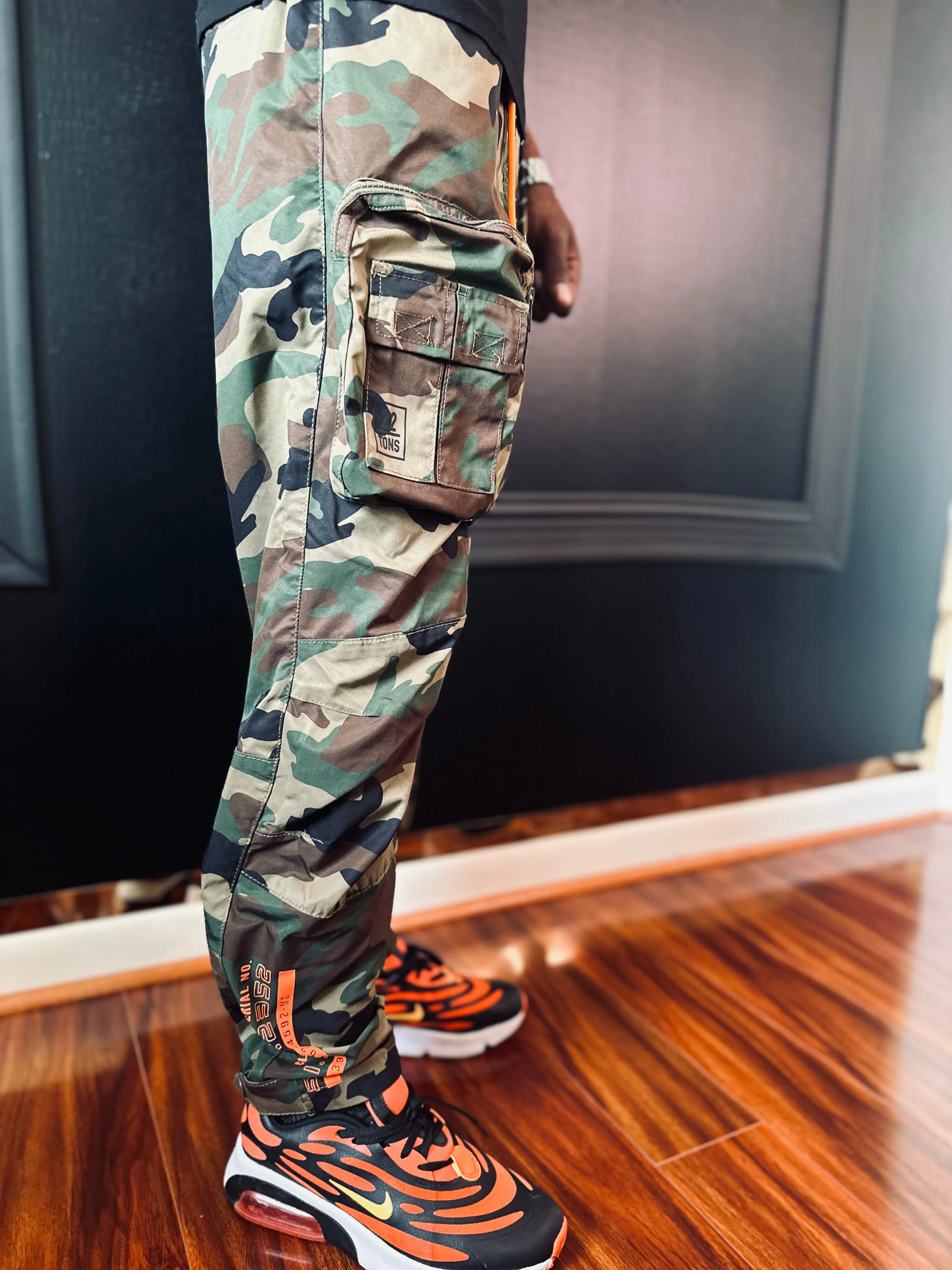 Distinct Camo Cargos Pants