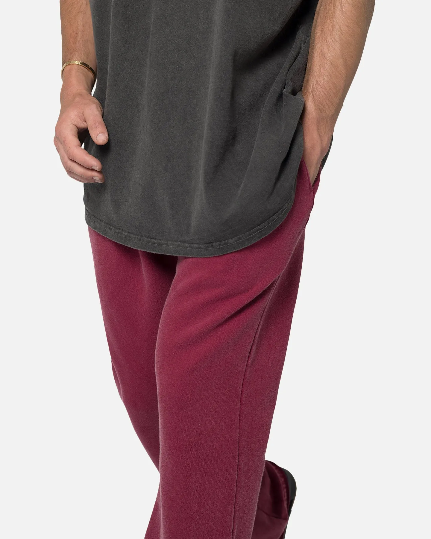 MNML Washed Flare Sweatpants Magenta