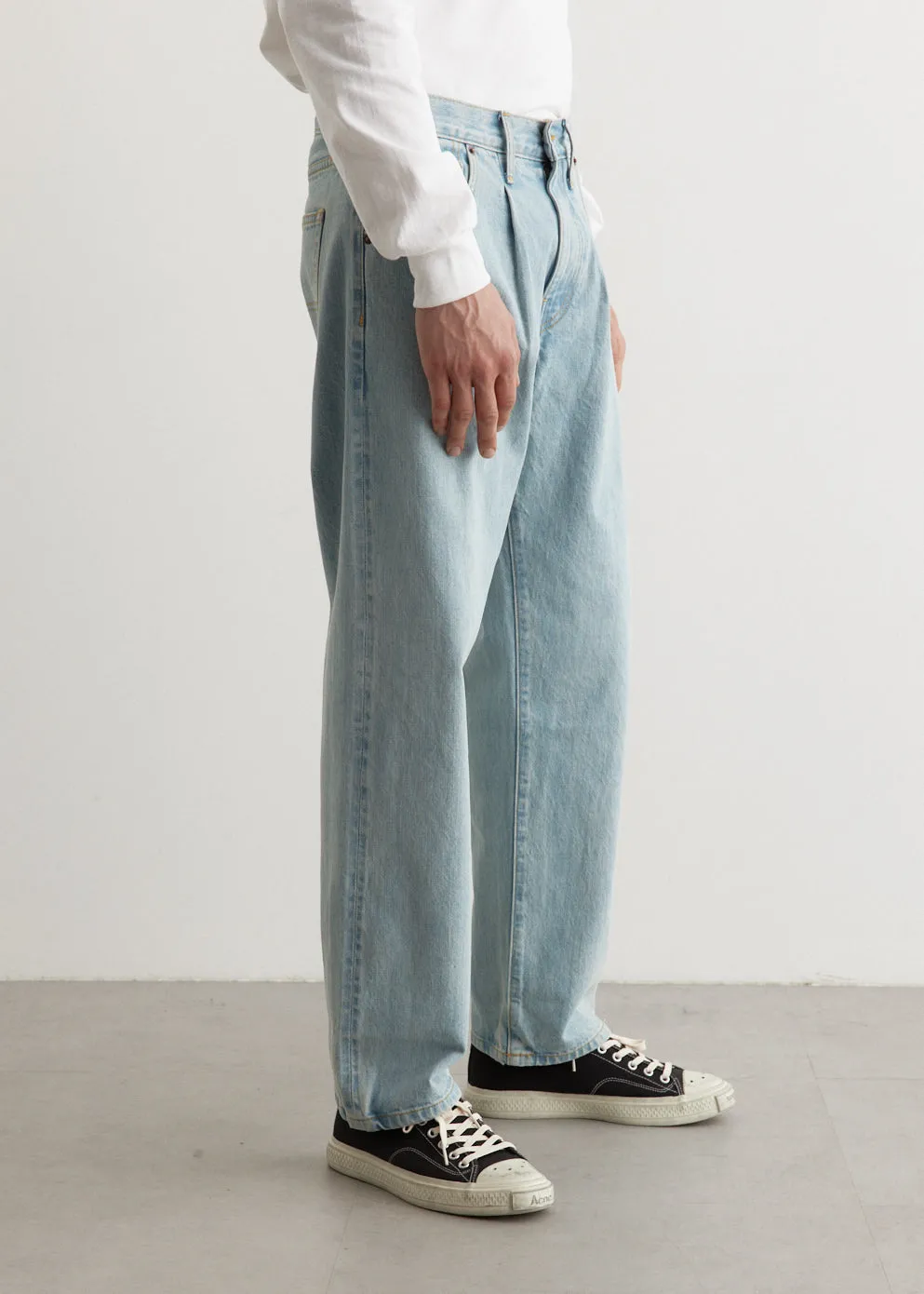 Pleated Jeans