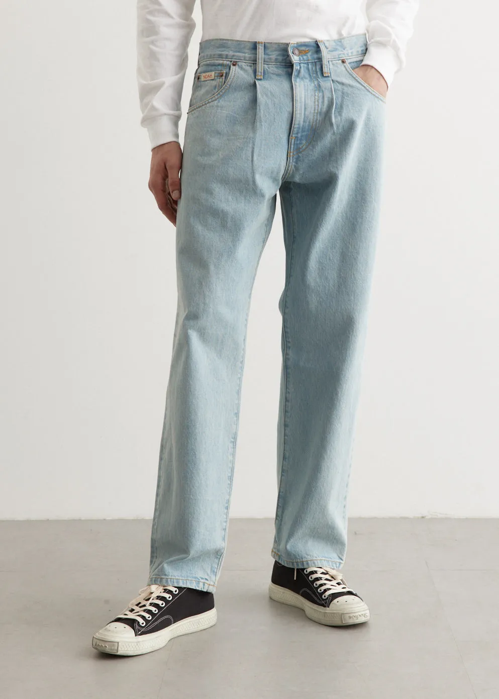 Pleated Jeans