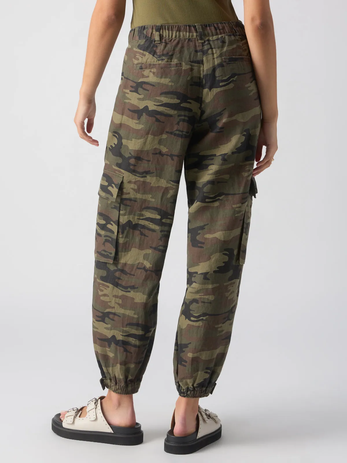 Pleated Linen Cargo Semi-High Rise Pant Little Hero Camo