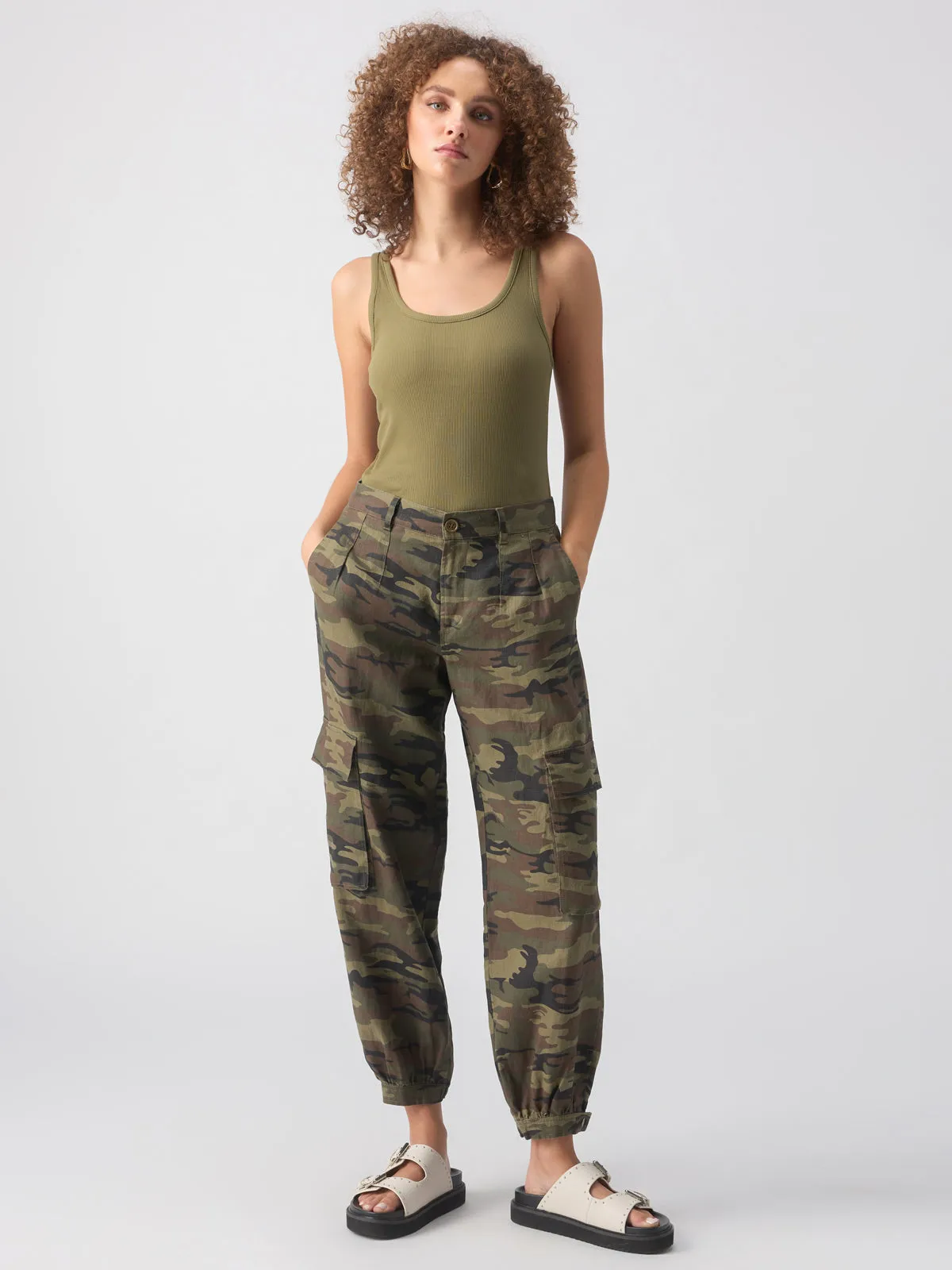 Pleated Linen Cargo Semi-High Rise Pant Little Hero Camo