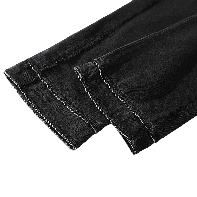 Relax fit deconstructed jeans with zipper cuff