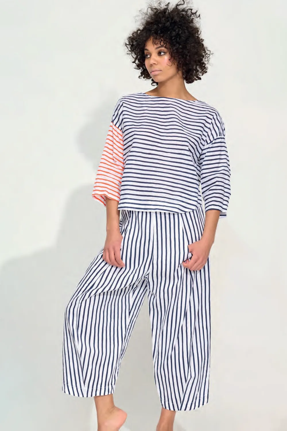 Top in Navy/Neo Orange Mini Stripe