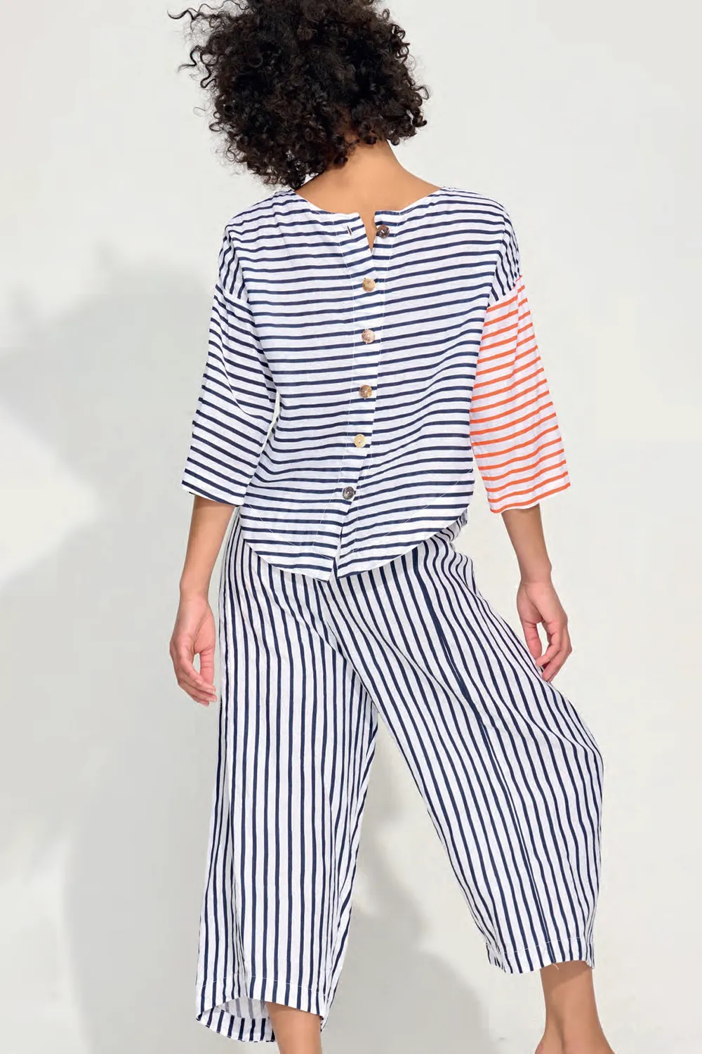 Top in Navy/Neo Orange Mini Stripe